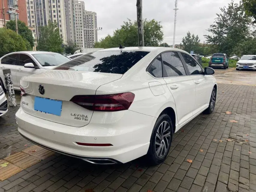 2022 VOLKSWAGEN LAVIDA thumbnail 2