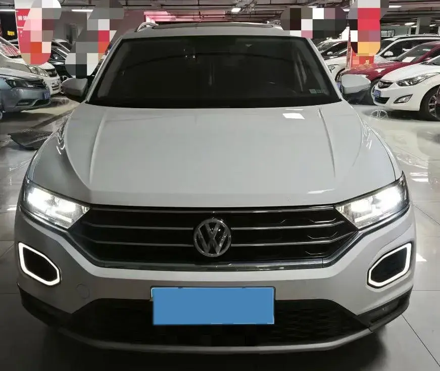 2018 VOLKSWAGEN T-ROC thumbnail 2