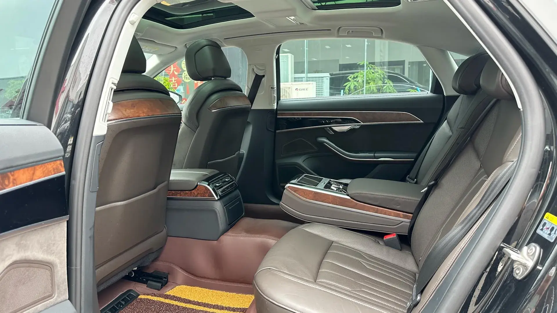 2019 AUDI A8 thumbnail 4