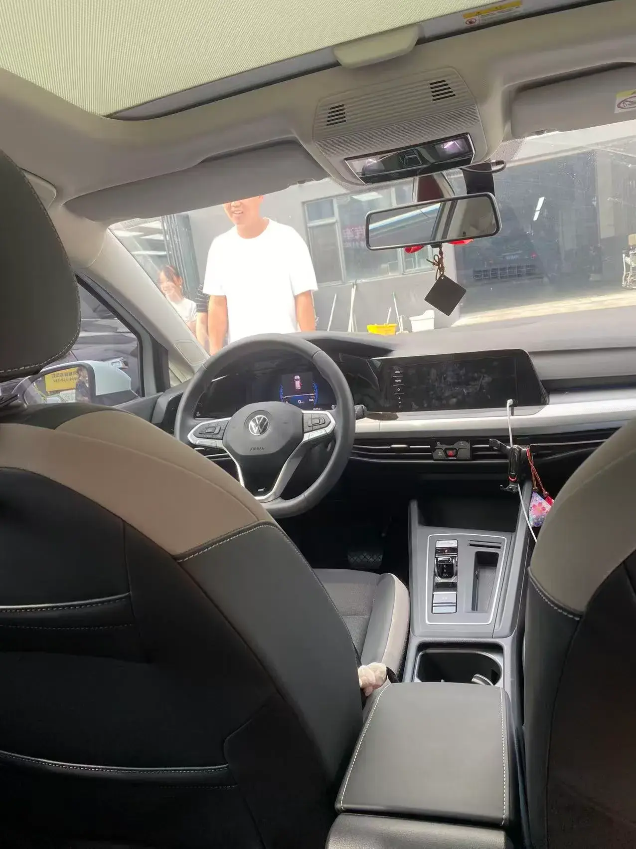 2023 VOLKSWAGEN GOLF thumbnail 4