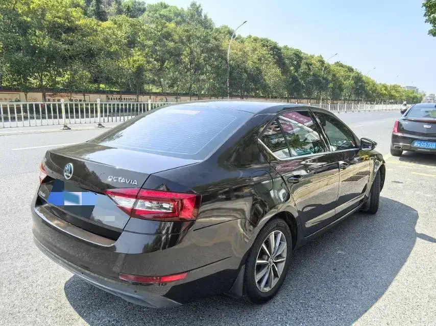 2018 SKODA OCTAVIA thumbnail 4