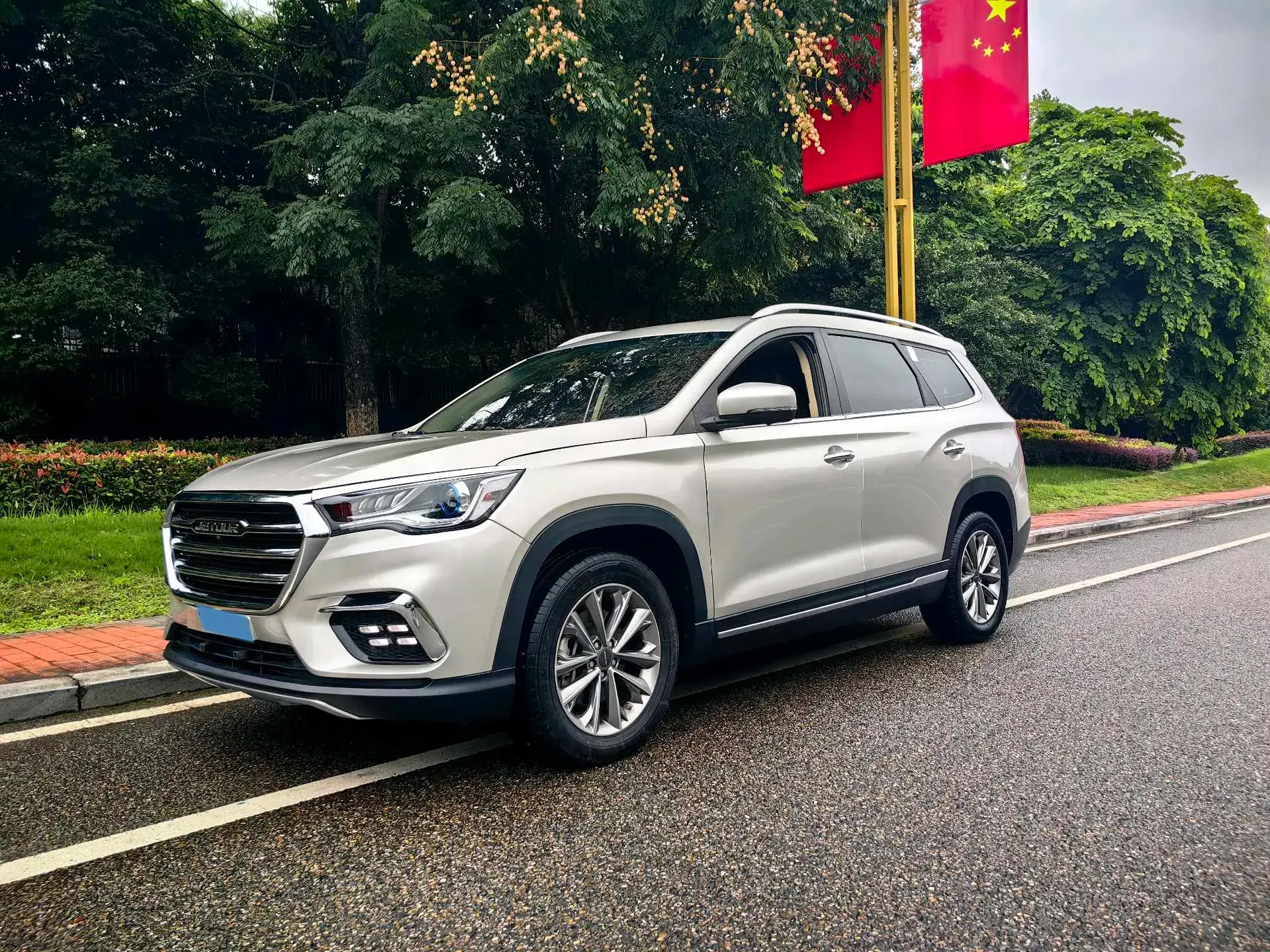 2019 JETOUR X90 view 1