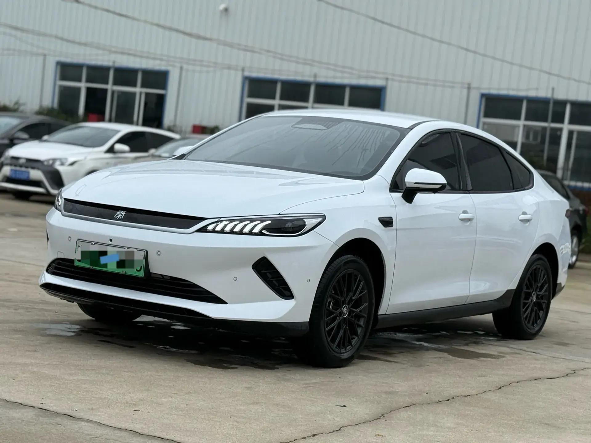 2025 BYD QIN view 1