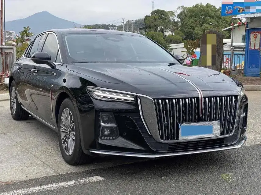 2023 HONGQI H5 thumbnail 3