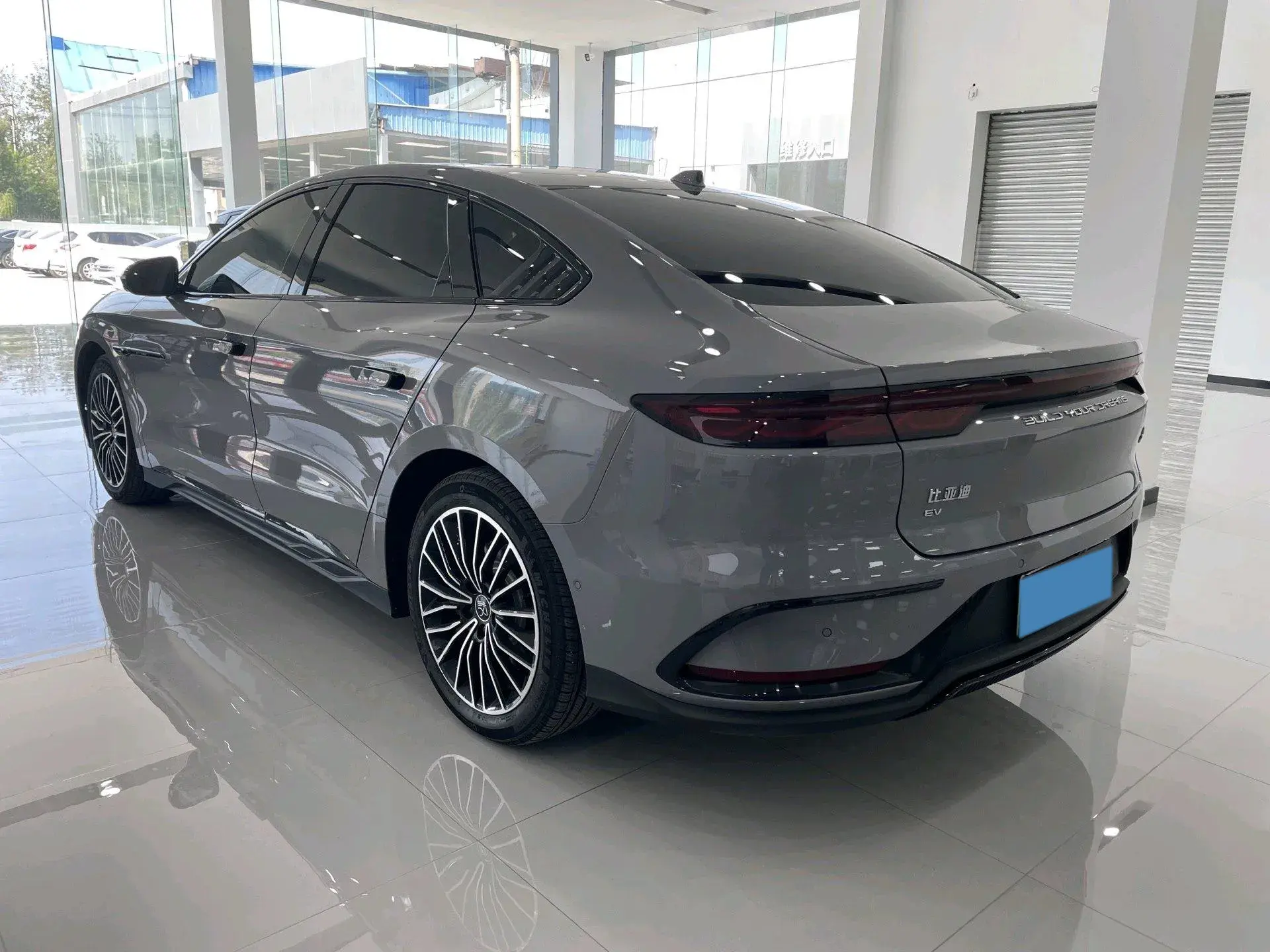 2025 BYD HAN thumbnail 3