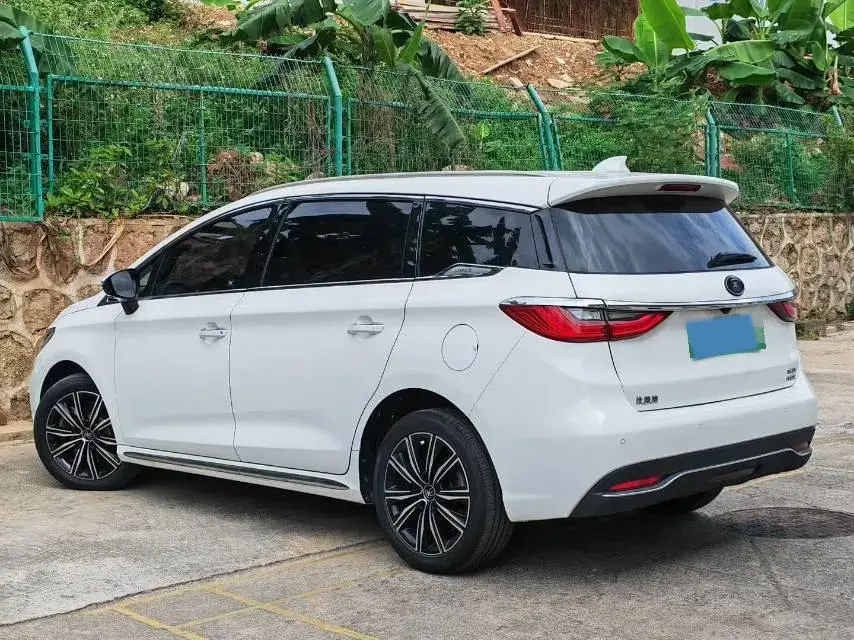 2019 BYD SONG thumbnail 4