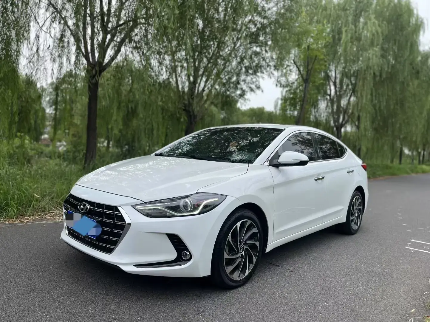 2019 HYUNDAI ELANTRA view 1