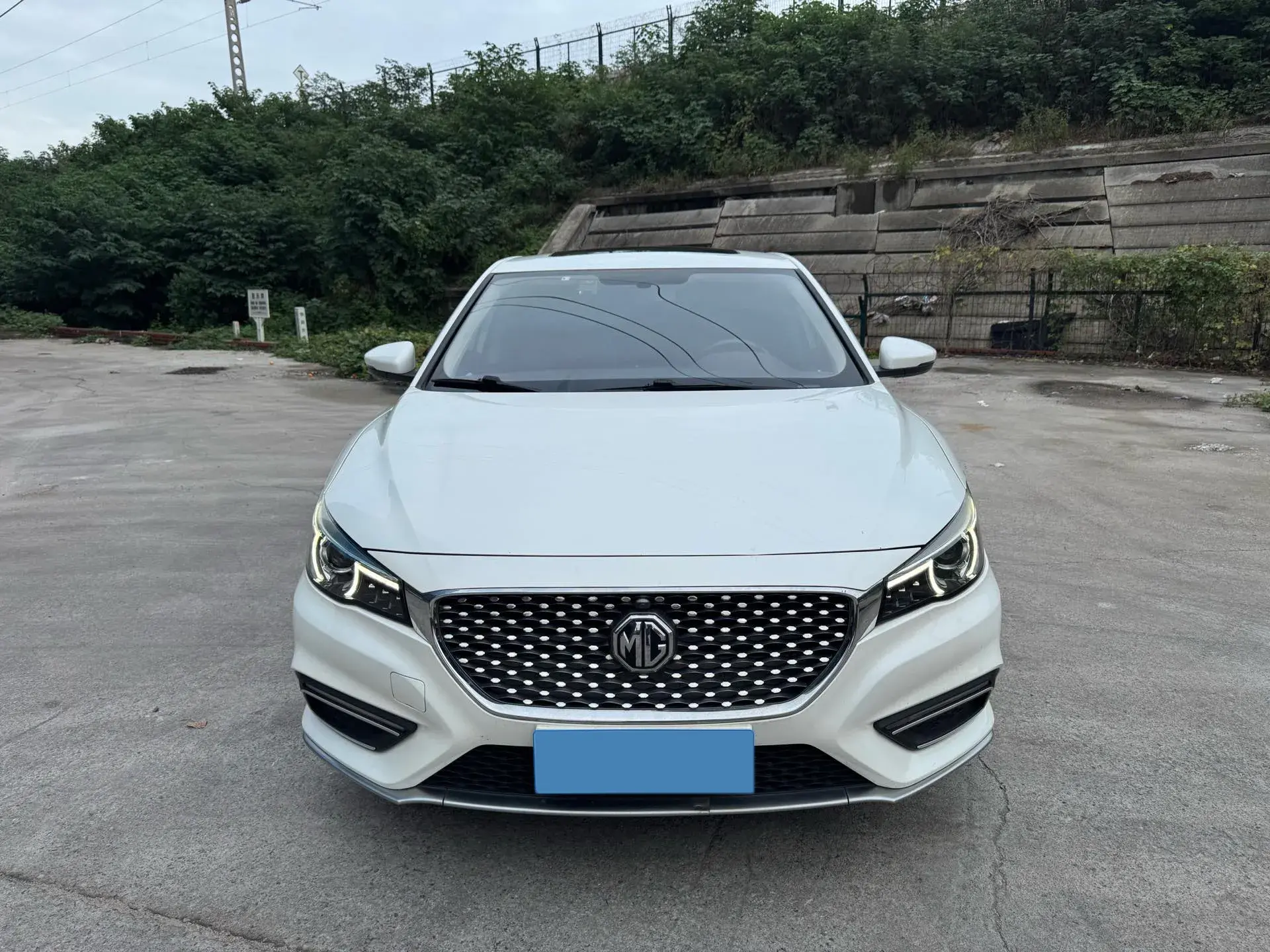 2017 MG MG6 thumbnail 2