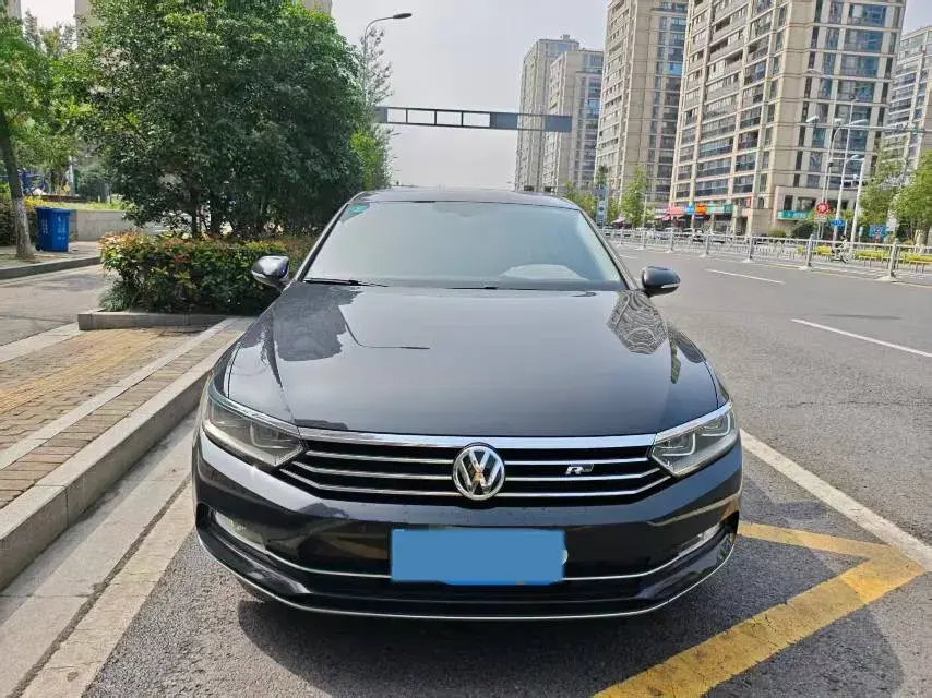 2019 VOLKSWAGEN MAGOTAN thumbnail 2