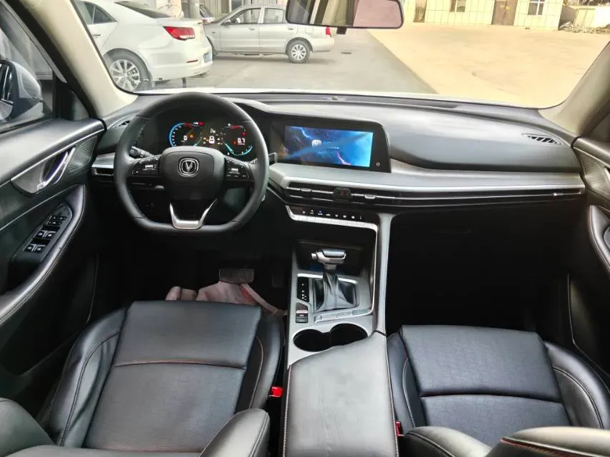 2021 ChangAn CS35 Plus 1.4T 160HP L4 7DCT,autocango,china used car exporter,china ev exporter,chinese used car exporter,chinese used ev exporter