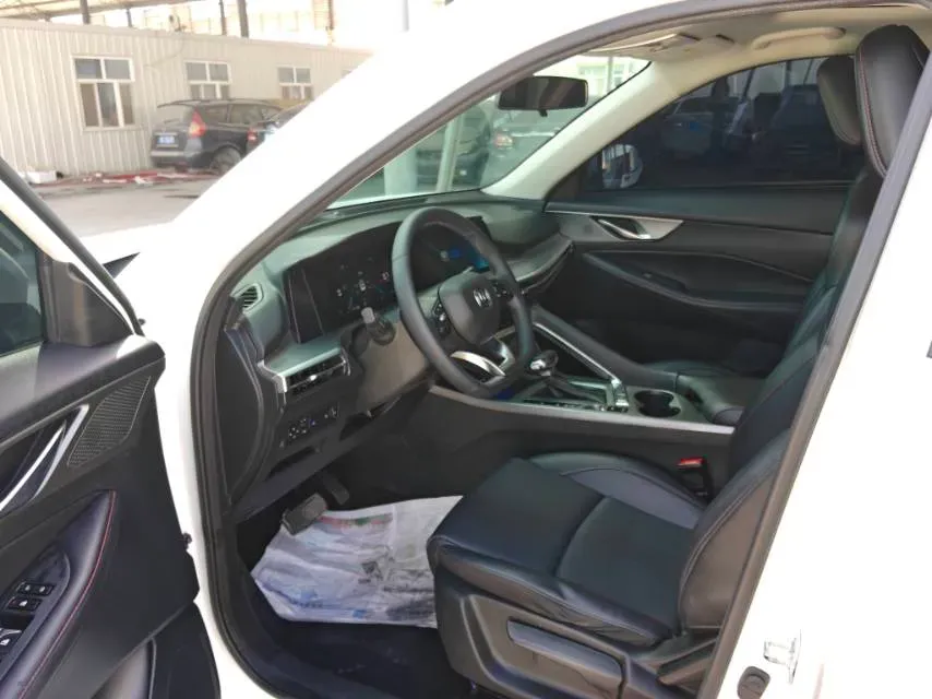 2021 ChangAn CS35 Plus 1.4T 160HP L4 7DCT,autocango,china used car exporter,china ev exporter,chinese used car exporter,chinese used ev exporter