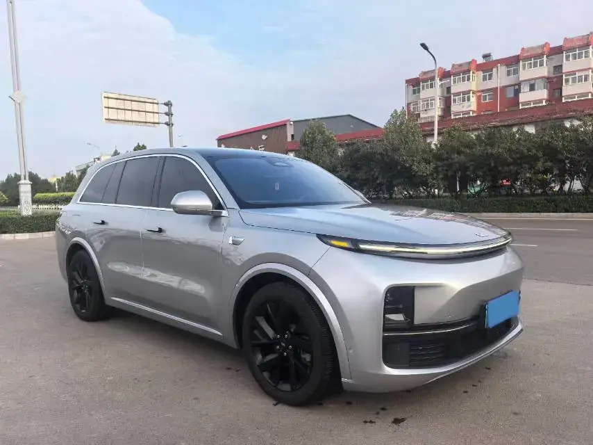 2023 LI L8 thumbnail 2