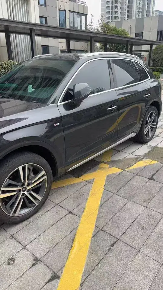 2022 AUDI Q5L thumbnail 3