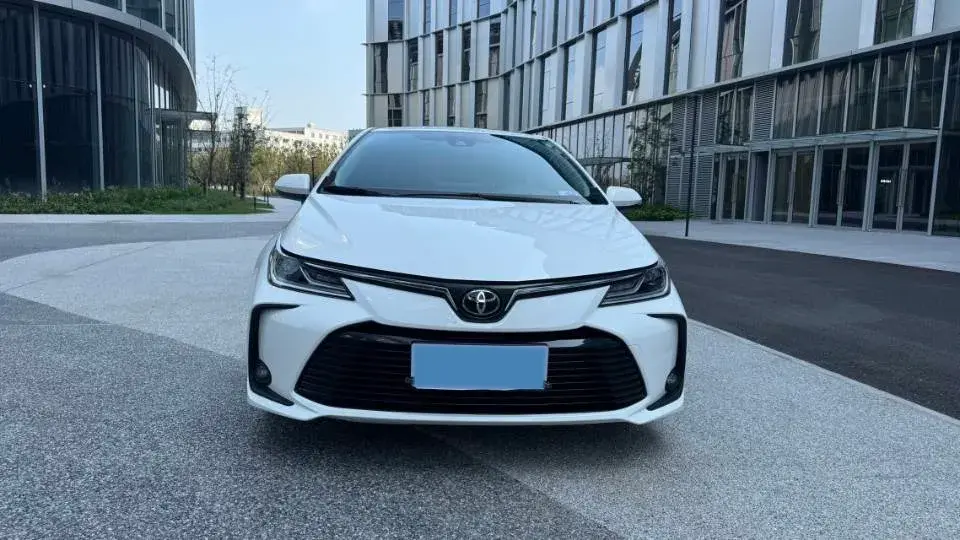 2021 TOYOTA COROLLA thumbnail 2