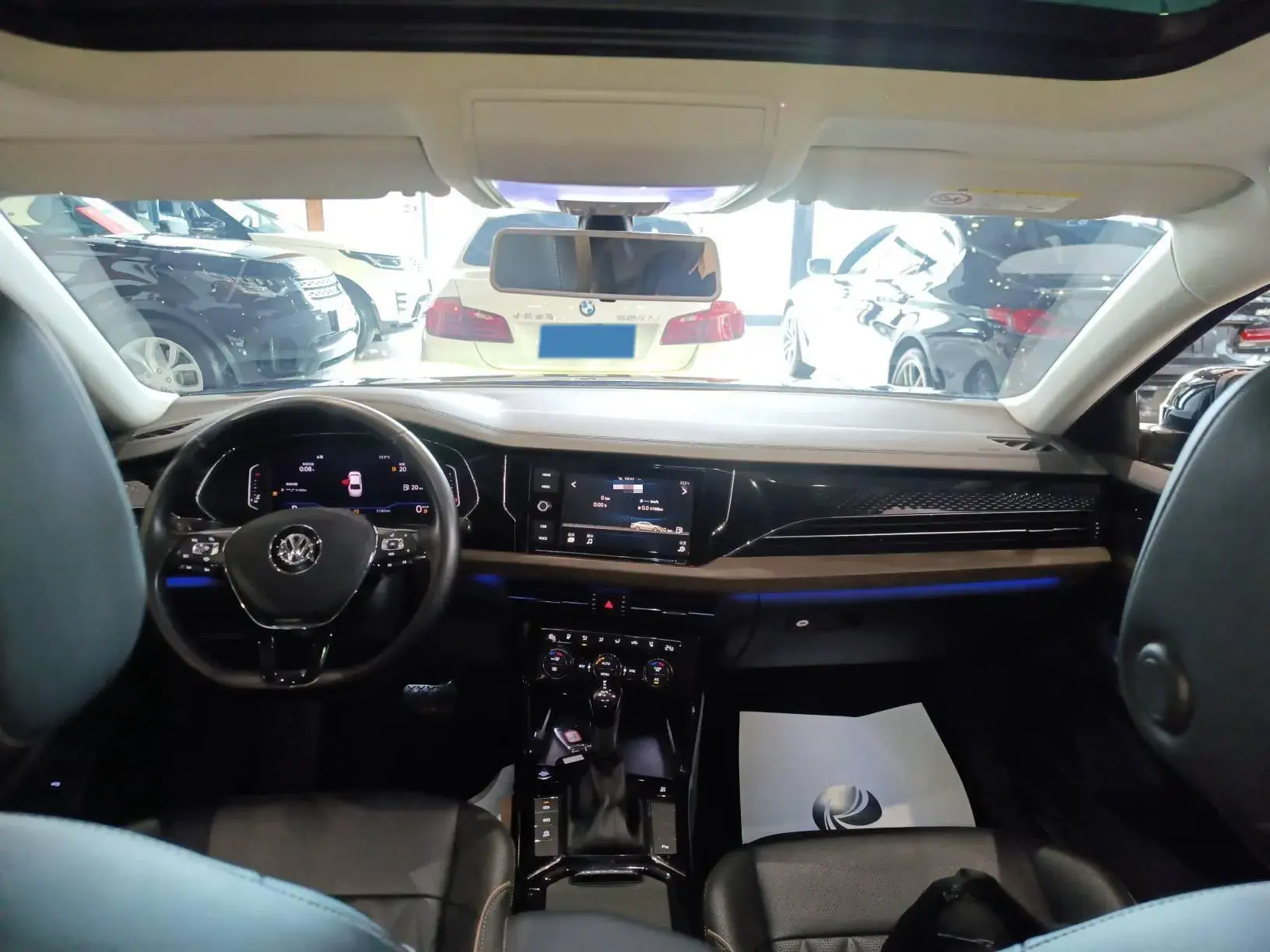 2019 VOLKSWAGEN PASSAT thumbnail 3