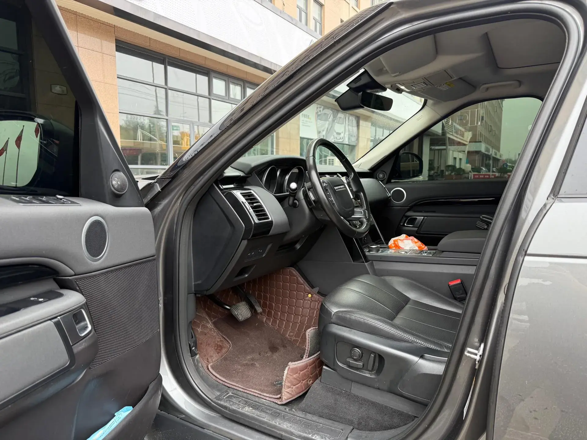 2017 LAND ROVER thumbnail 4