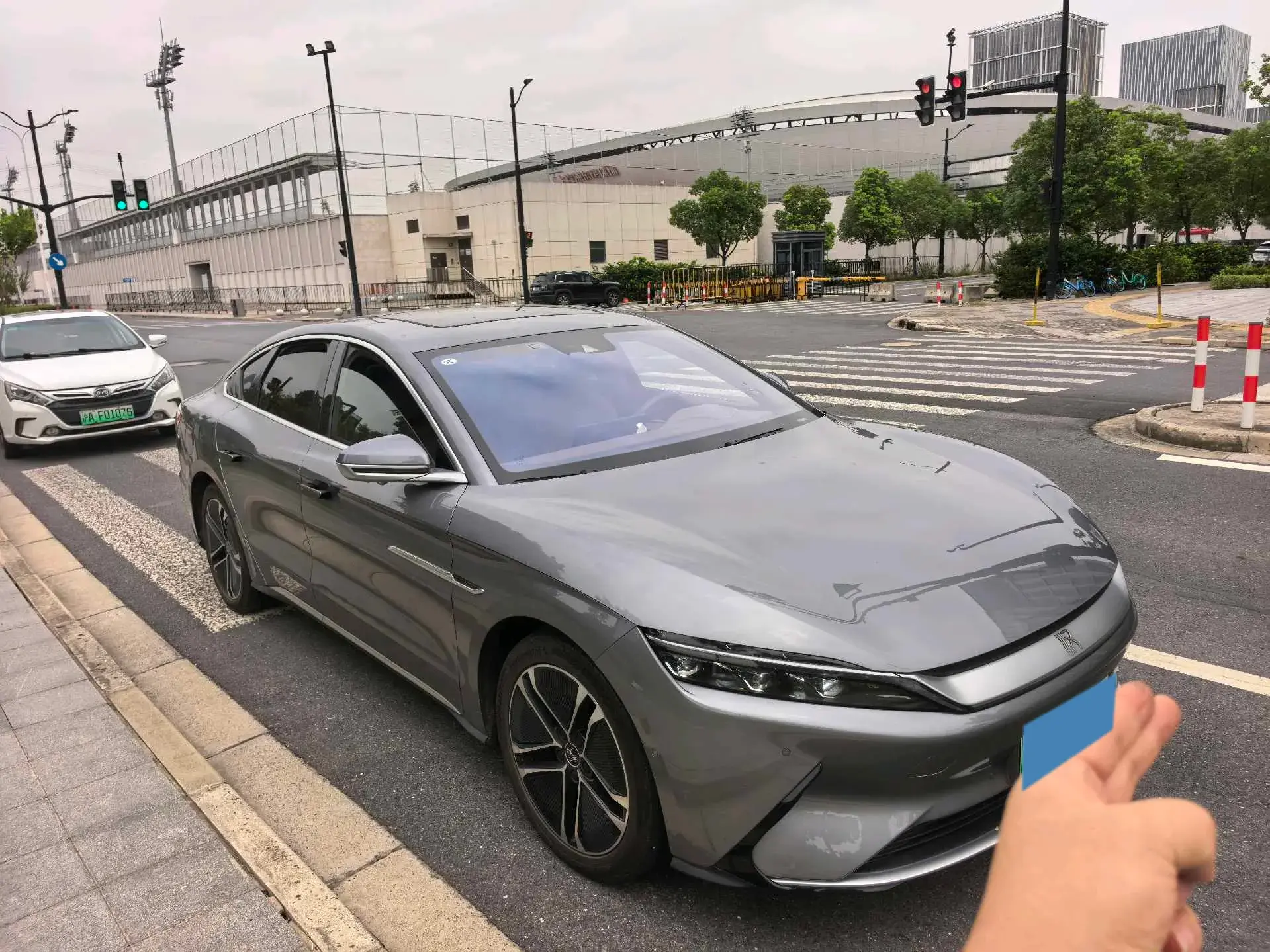 2020 BYD HAN thumbnail 3