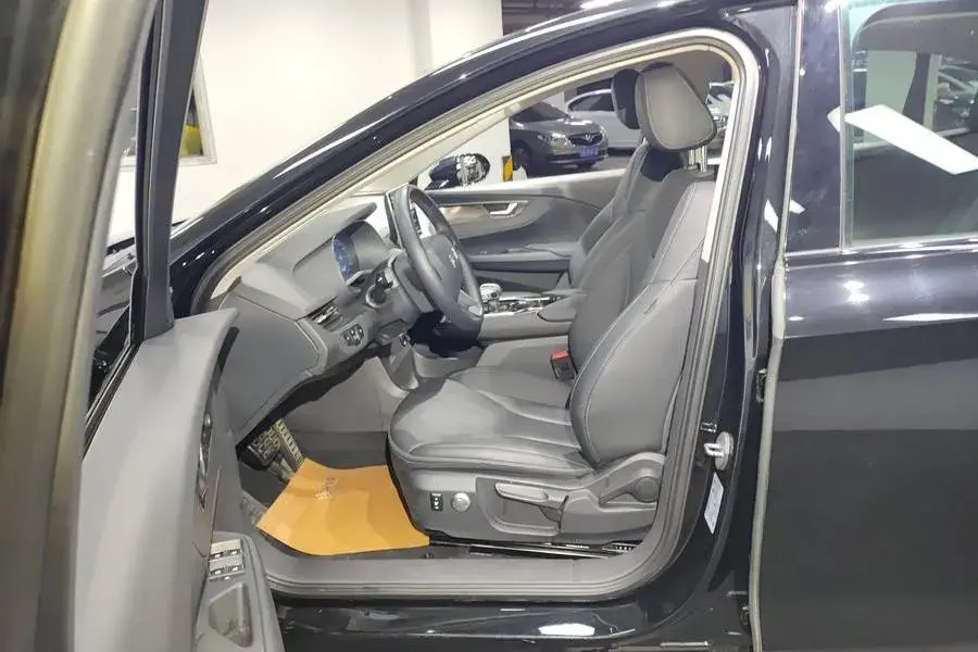 2023 HONGQI E-QM5 thumbnail 4