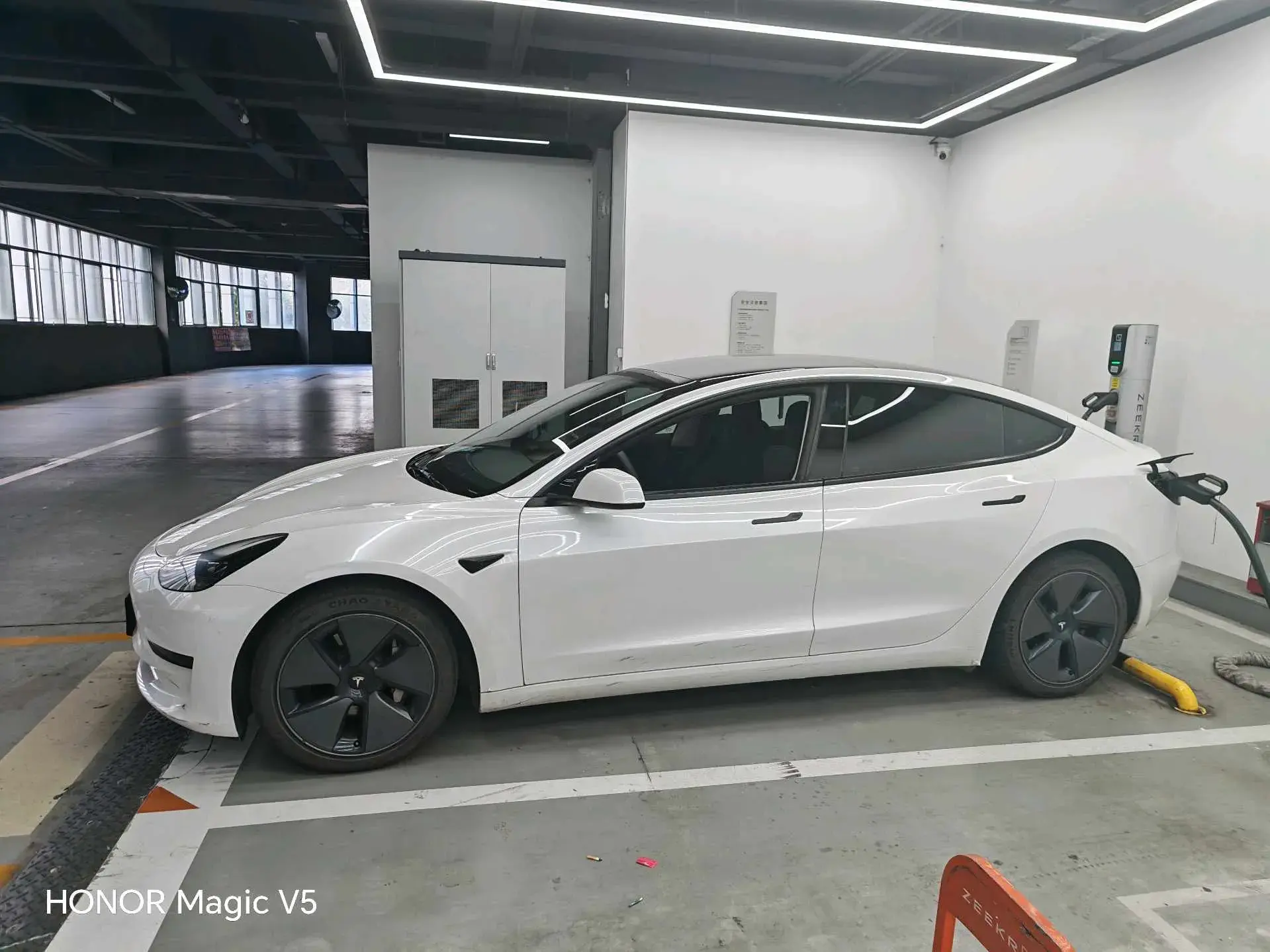 2021 TESLA MODEL thumbnail 3