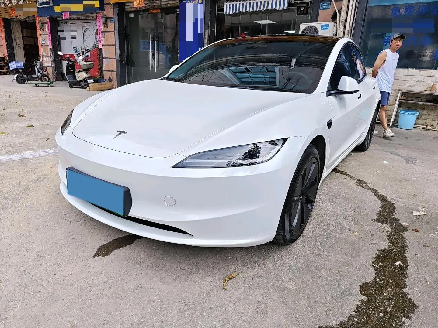 2023 TESLA MODEL view 1