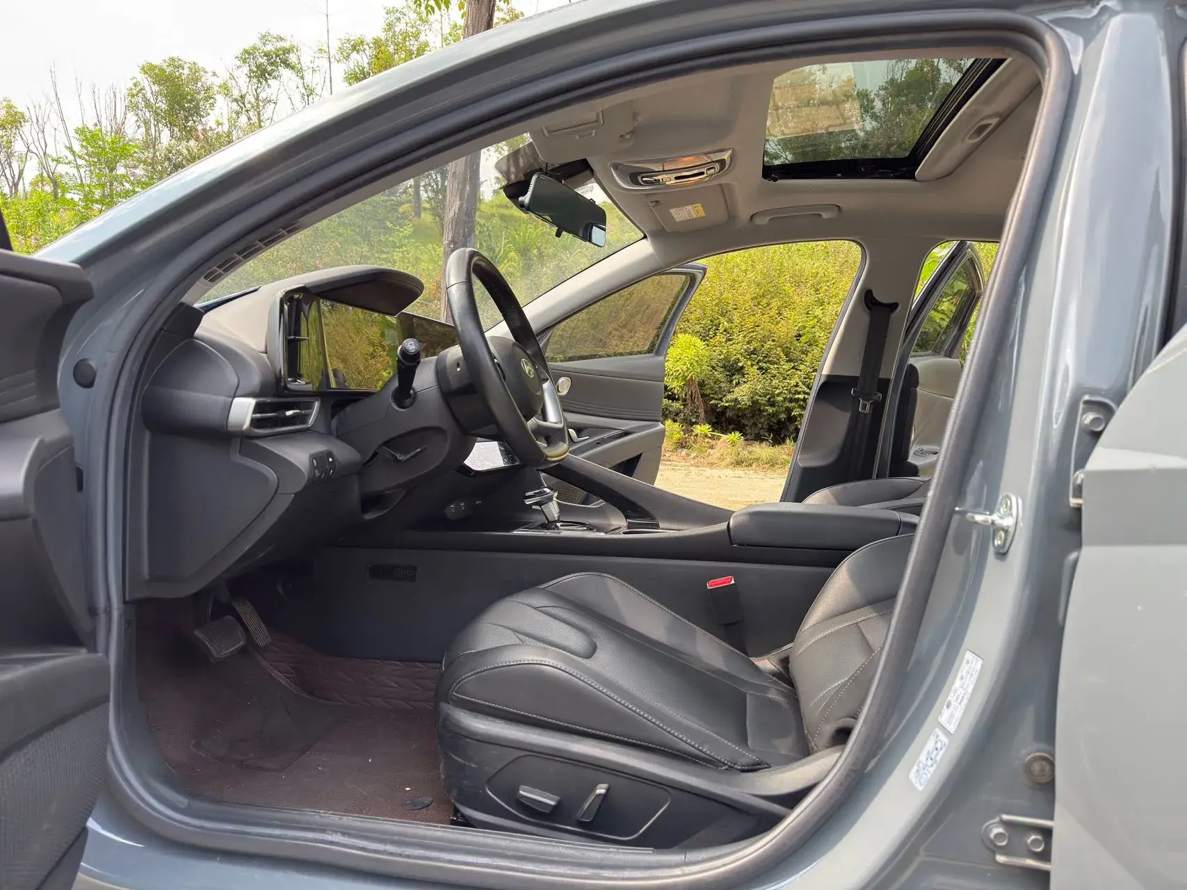 2021 HYUNDAI ELANTRA thumbnail 4