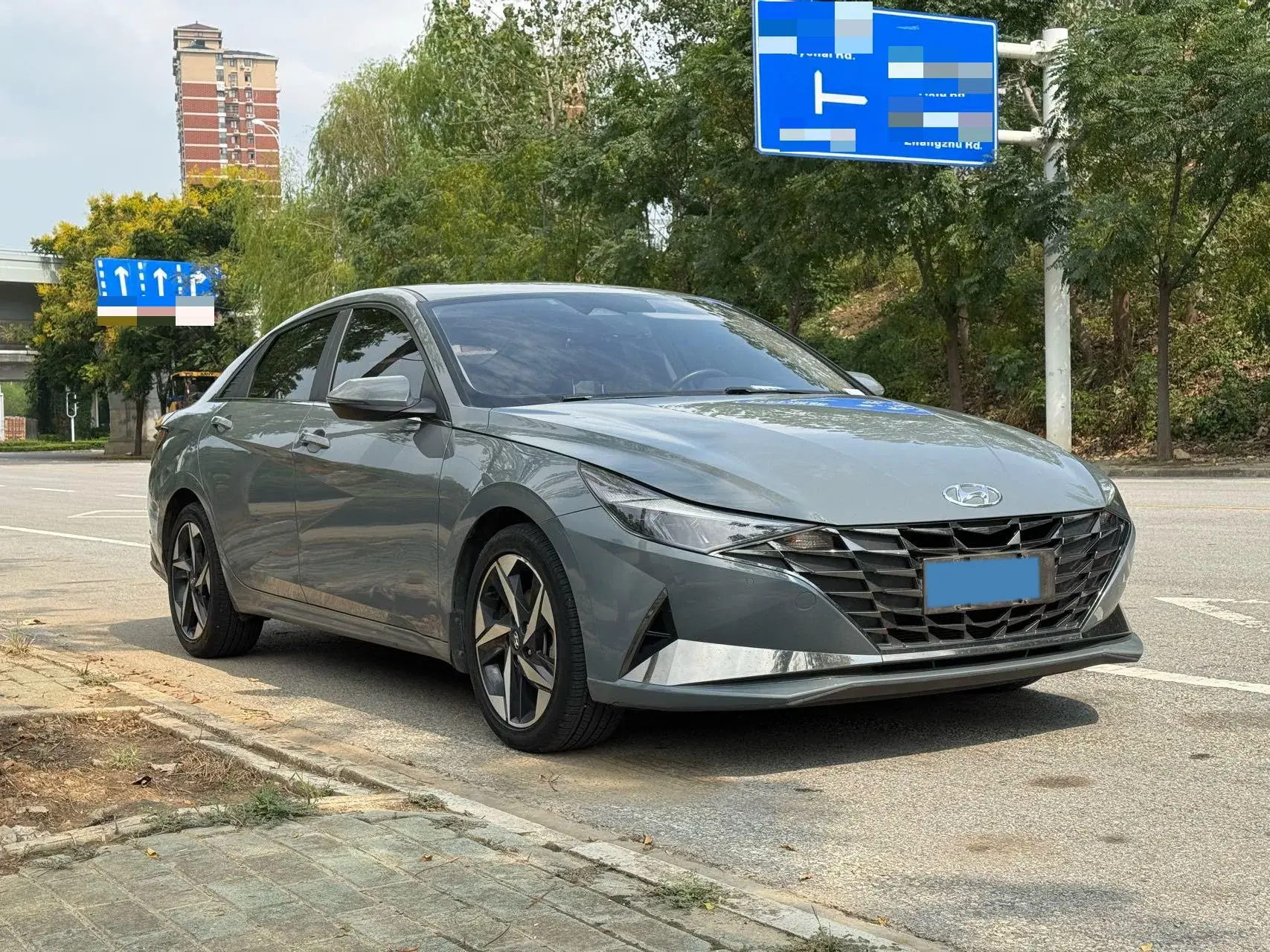 2021 HYUNDAI ELANTRA thumbnail 3