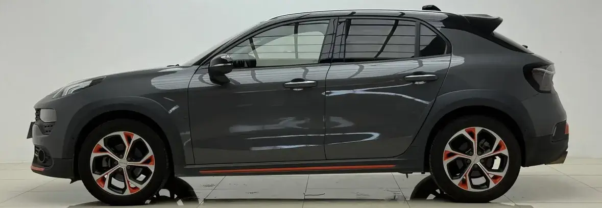 2018 LYNK&CO 02 thumbnail 4