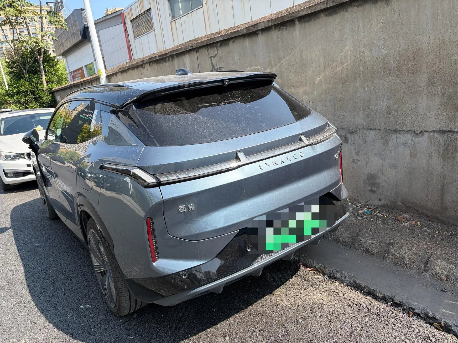 2025 LYNK&CO 08 thumbnail 2