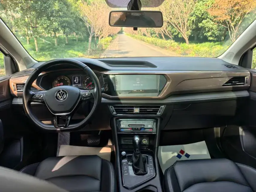 2021 VOLKSWAGEN THARU thumbnail 4