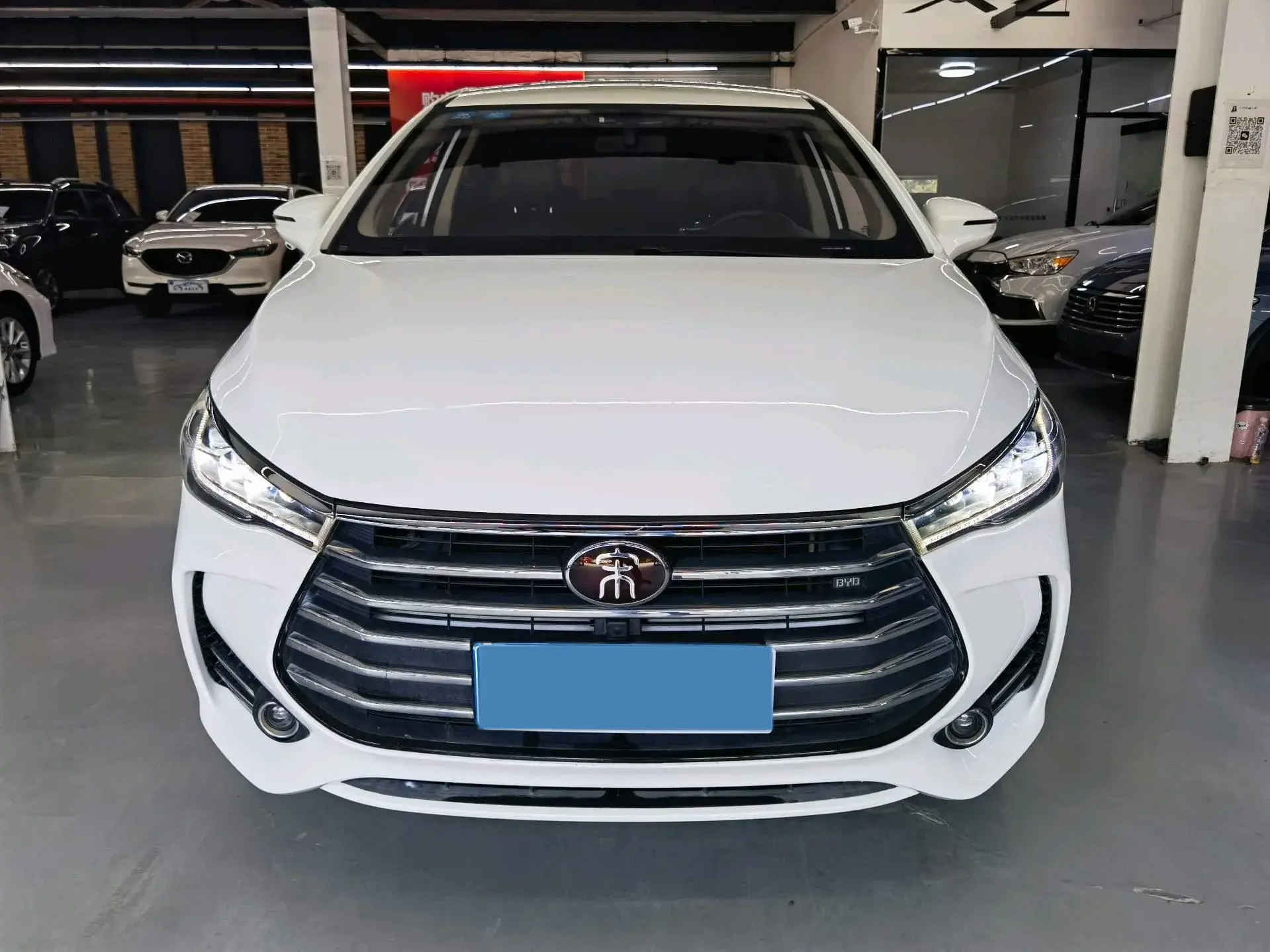 2017 BYD SONG thumbnail 2