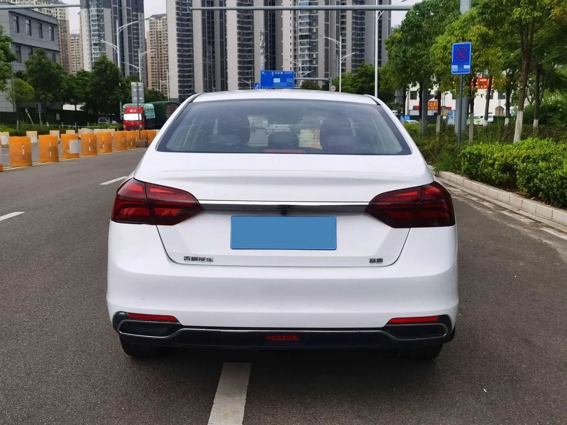 2019 GEELY EMGRAND thumbnail 3