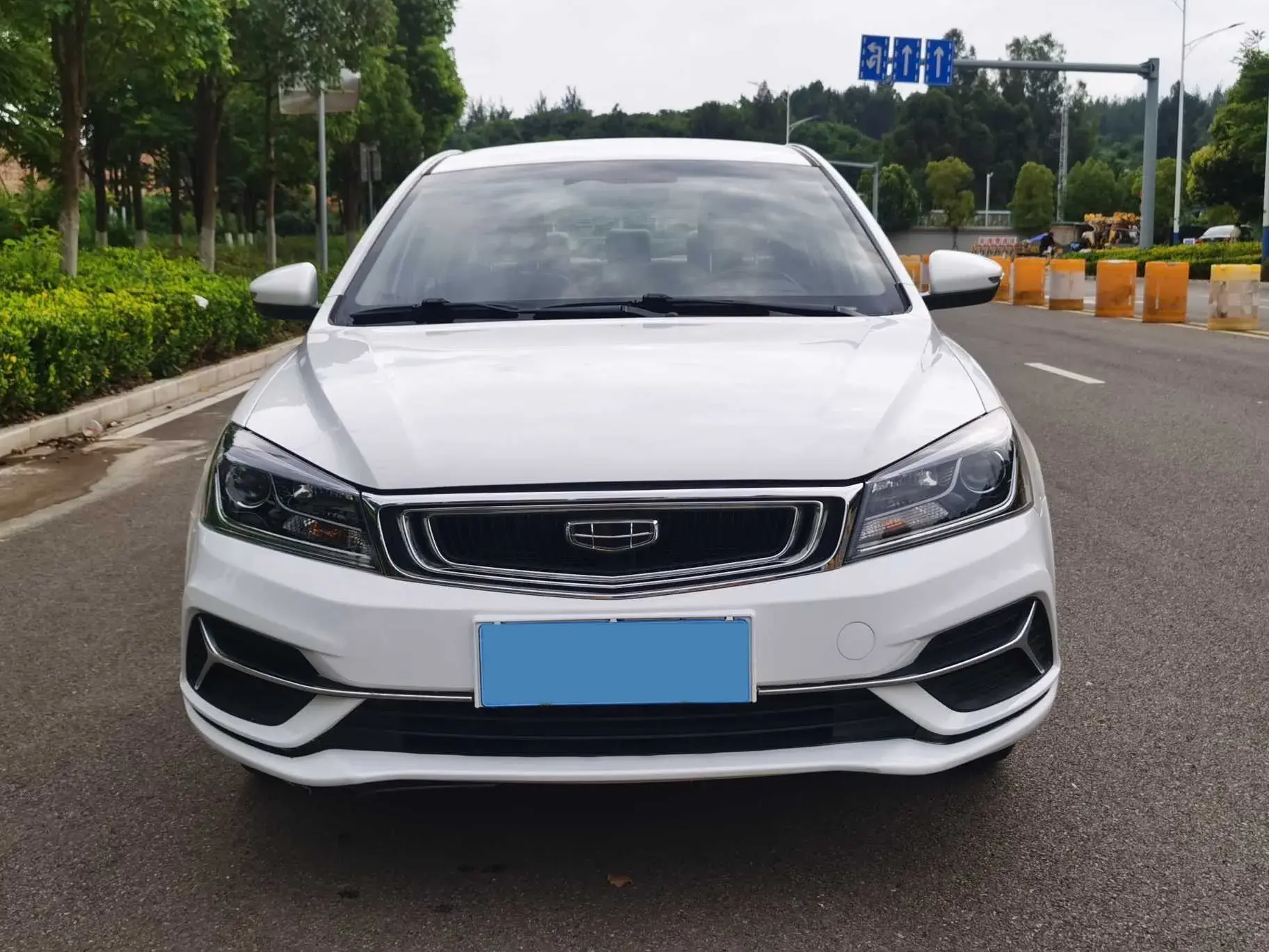 2019 GEELY EMGRAND thumbnail 2