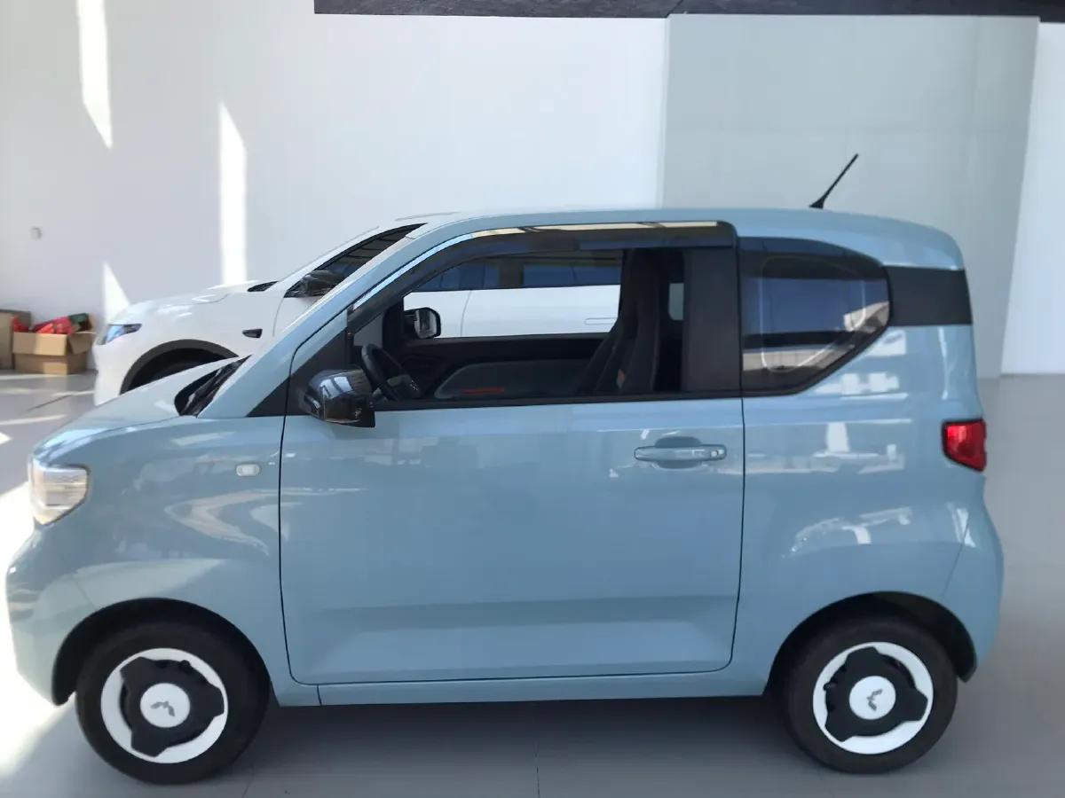 2022 WuLing HongGuang MINI EV BEV 9.3KWH,autocango,china used car exporter,china ev exporter,chinese used car exporter,chinese used ev exporter