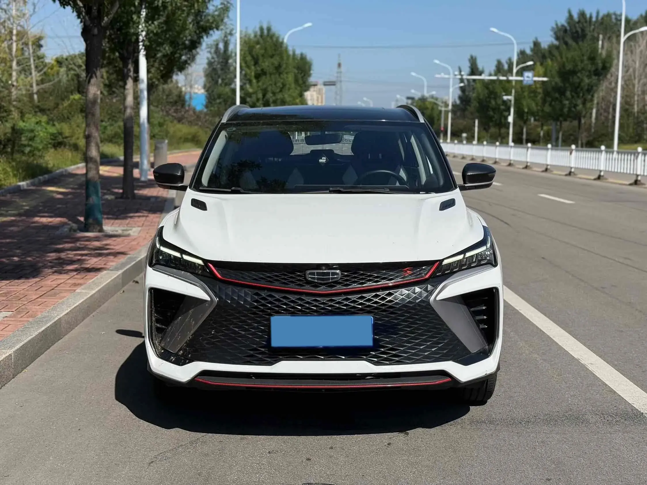 2022 GEELY COOLRAY thumbnail 2