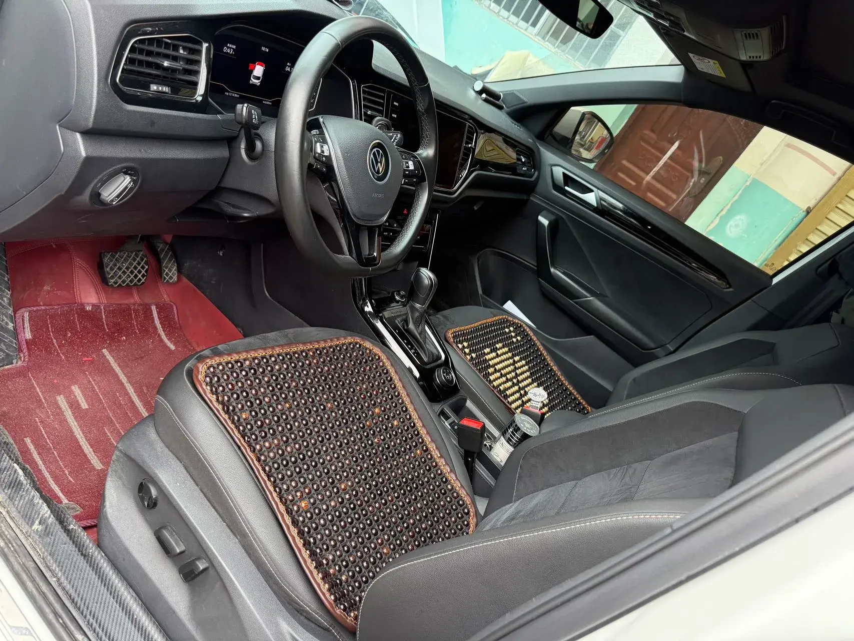 2021 VOLKSWAGEN T-ROC thumbnail 3