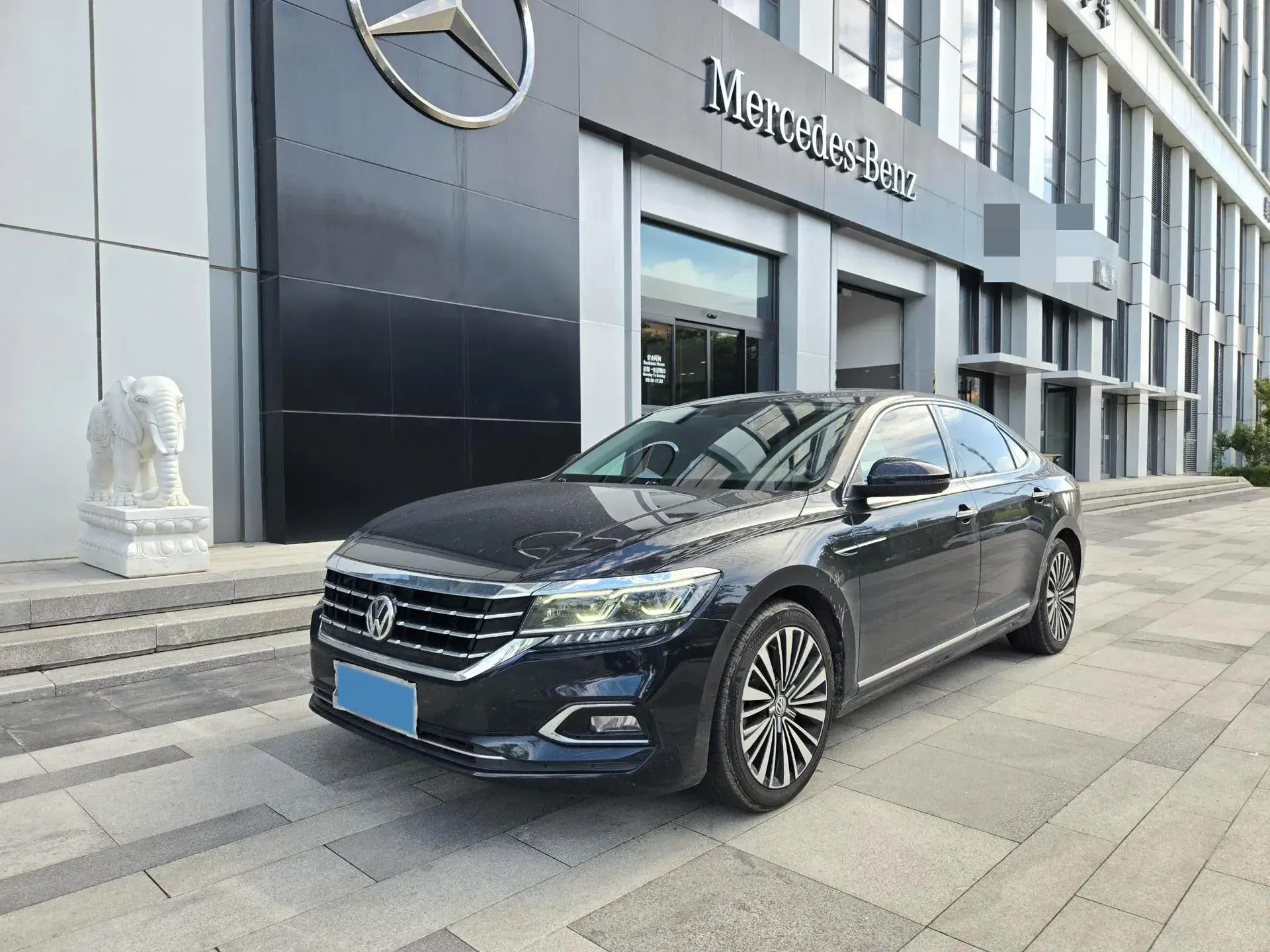 2019 VOLKSWAGEN PASSAT view 1