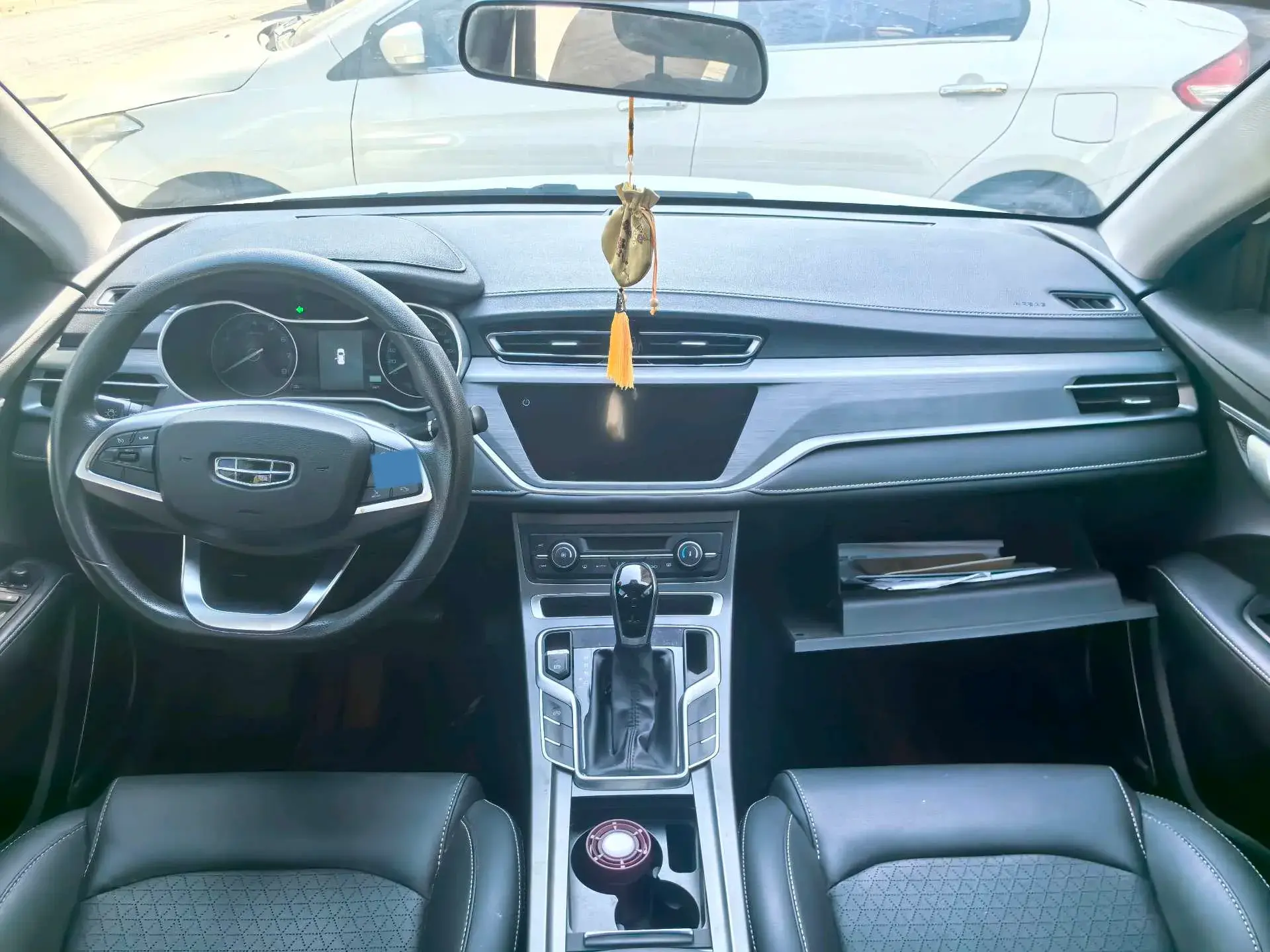 2020 GEELY EMGRAND thumbnail 2