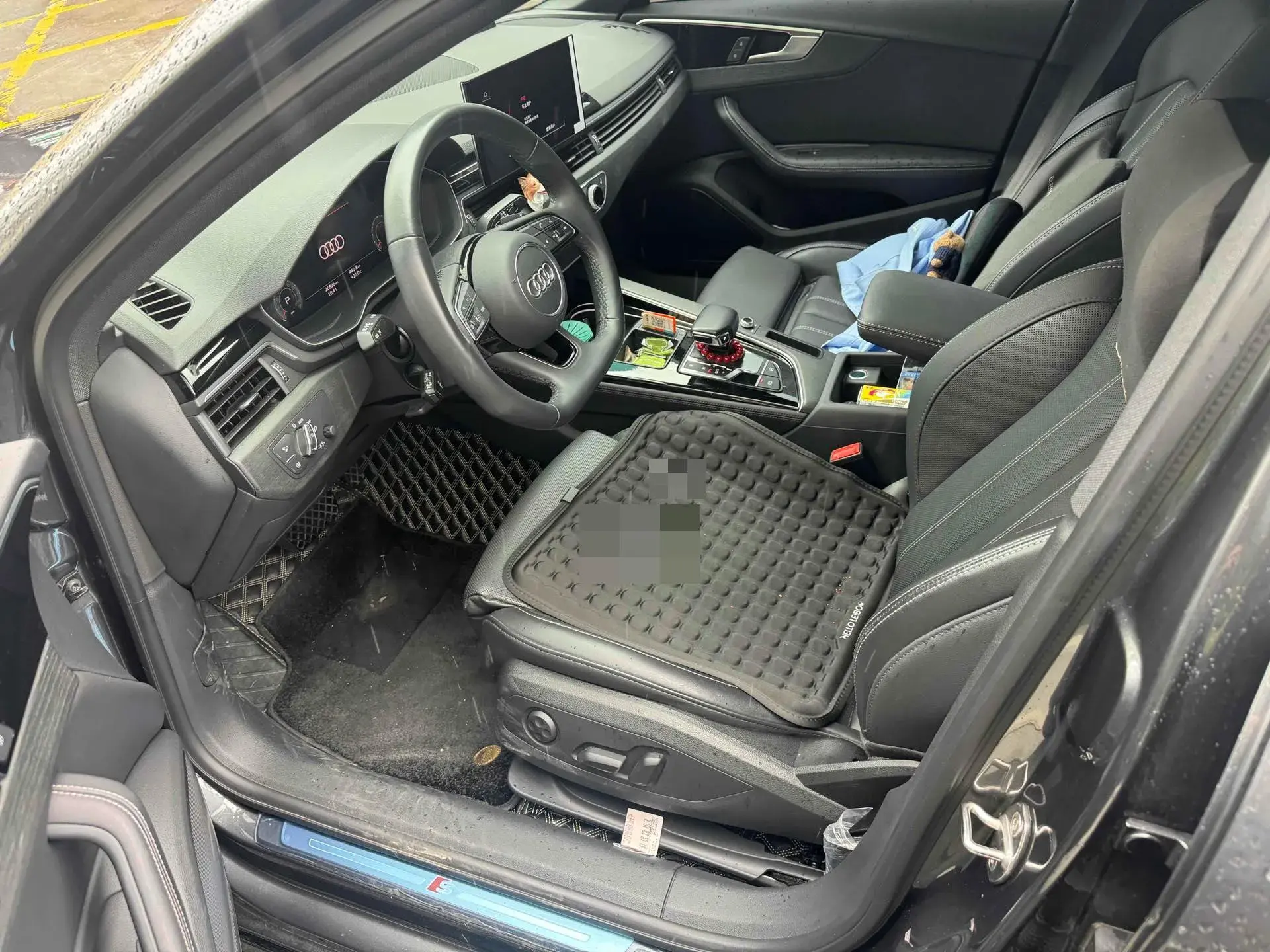 2023 AUDI A4L thumbnail 3