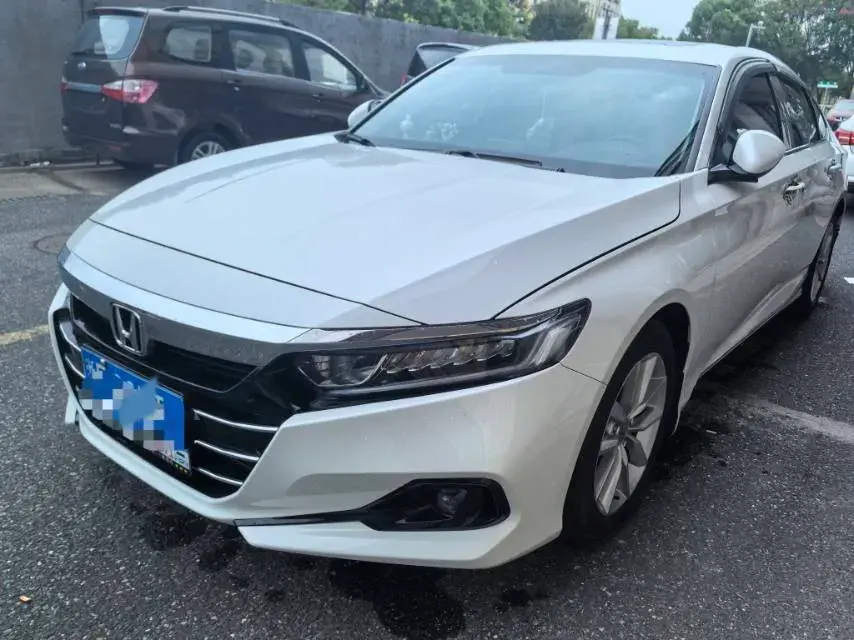 2022 HONDA ACCORD view 1