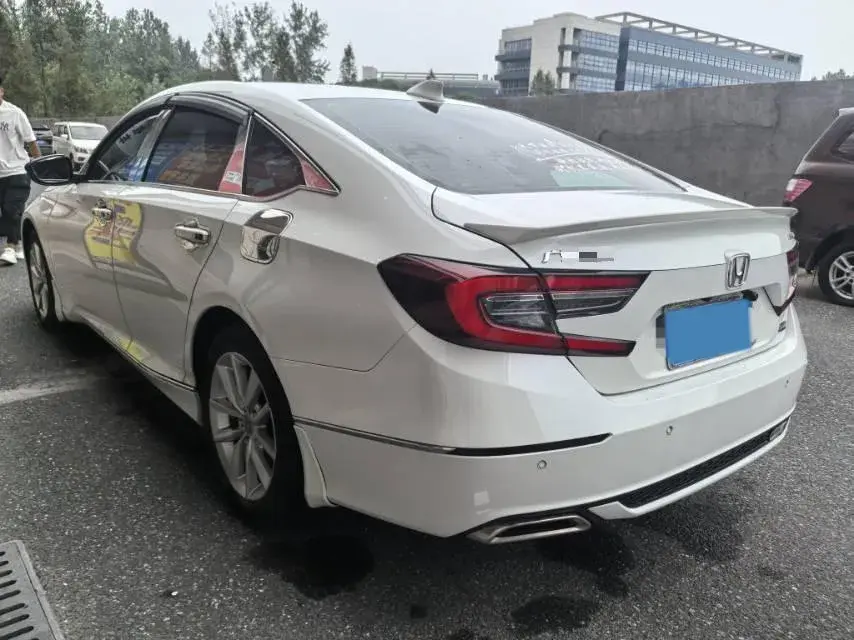 2022 HONDA ACCORD thumbnail 2