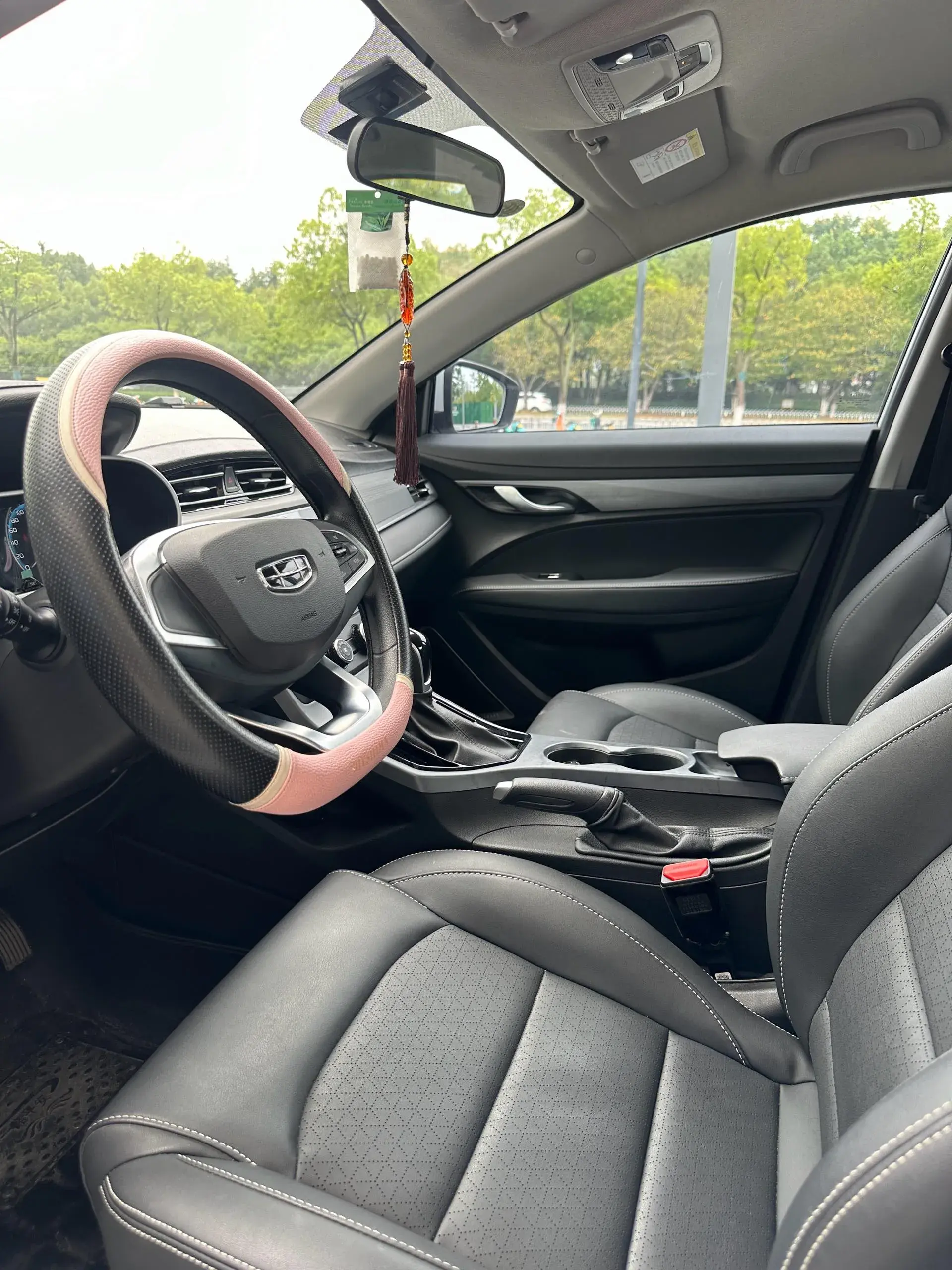 2021 GEELY EMGRAND thumbnail 3