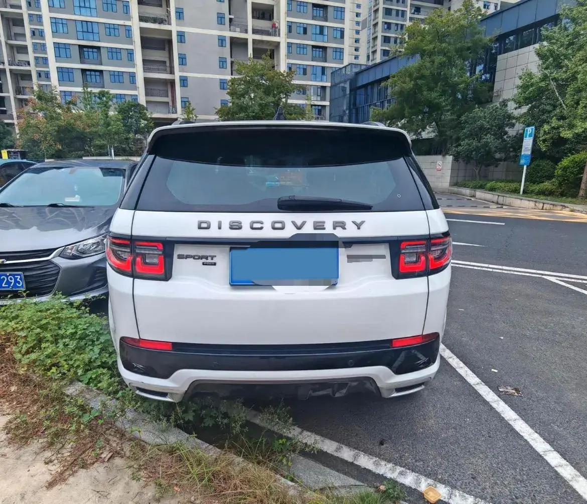 2022 LAND ROVER thumbnail 3