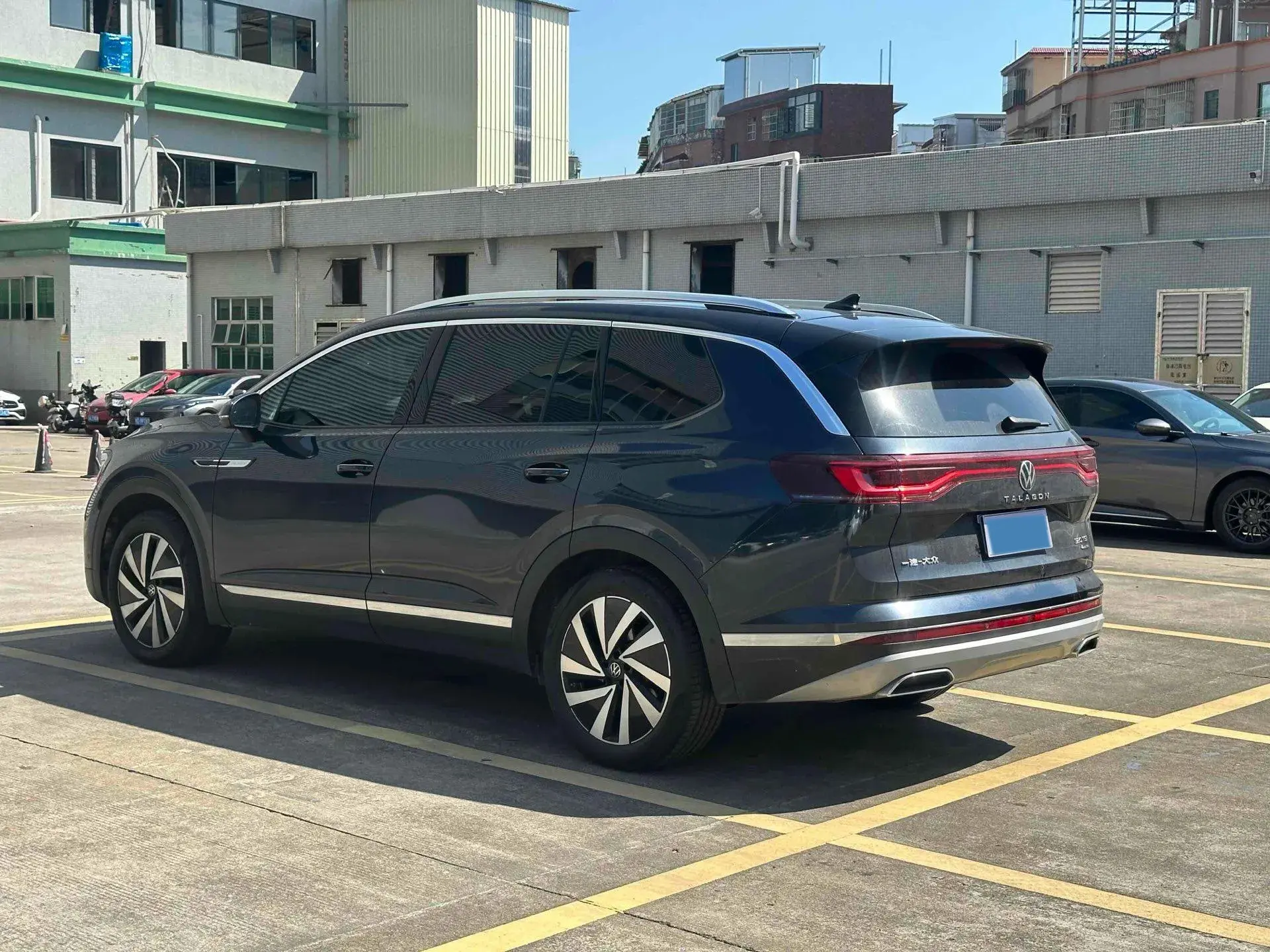 2021 VOLKSWAGEN TALAGON thumbnail 4