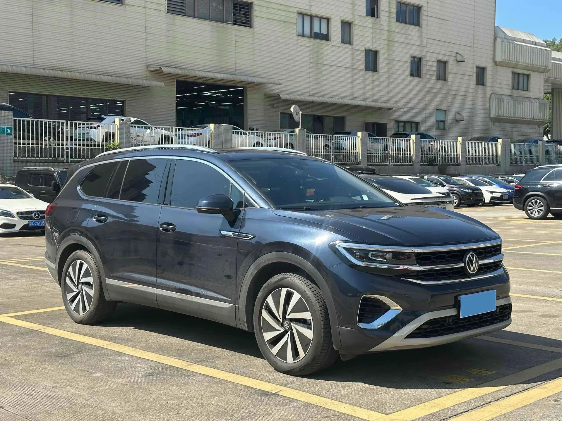 2021 VOLKSWAGEN TALAGON thumbnail 3