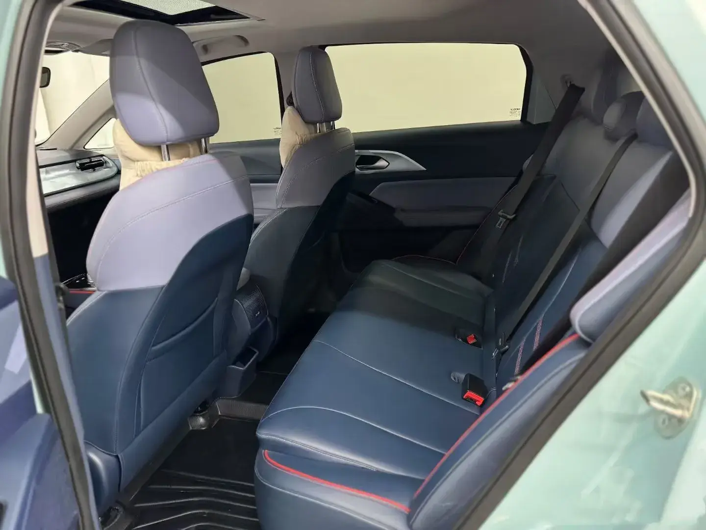 2023 GEOMETRY E thumbnail 4