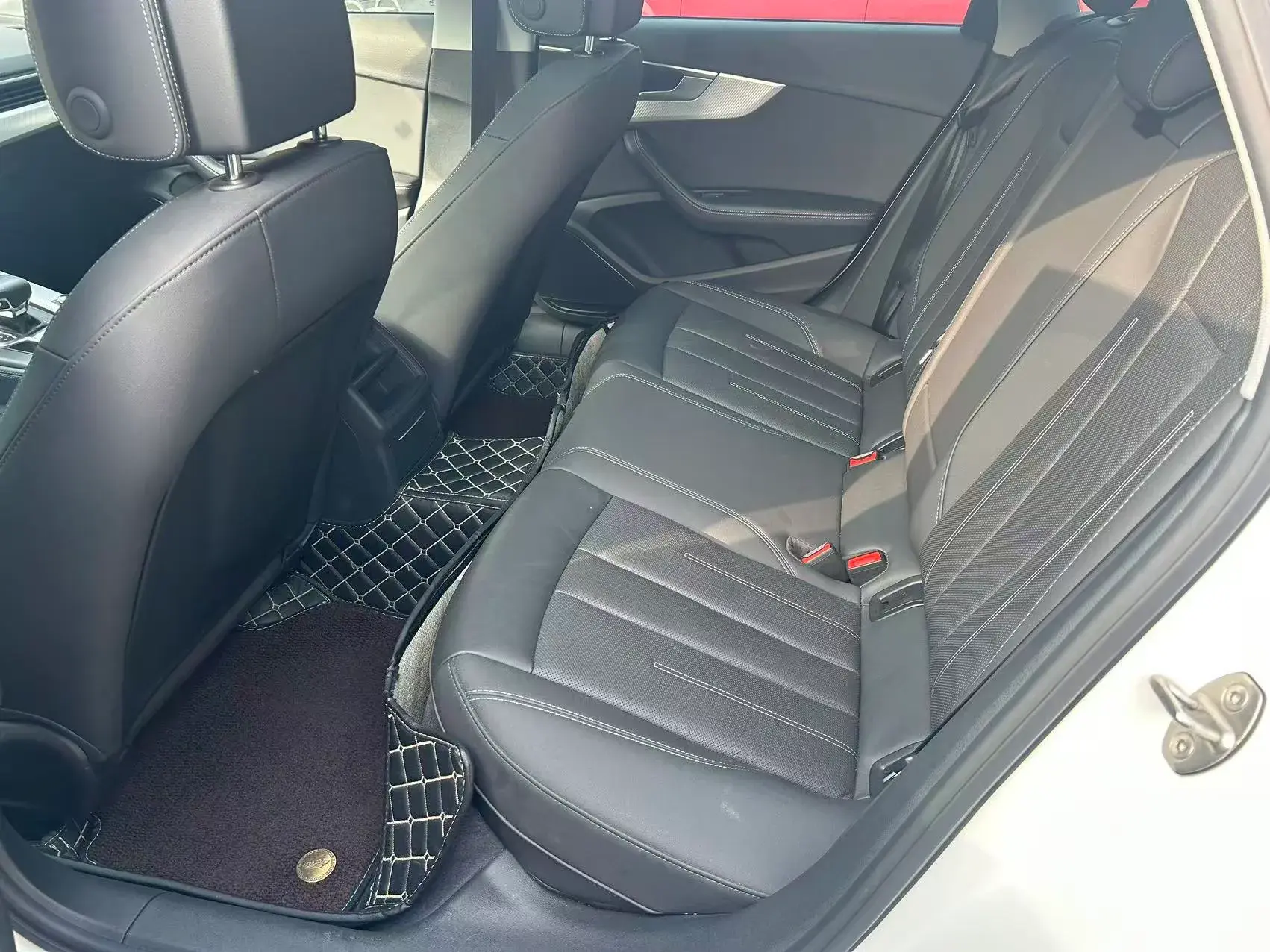 2020 AUDI A4L thumbnail 3