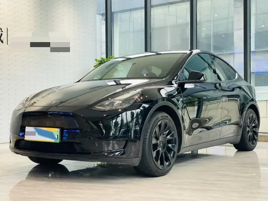 2022 TESLA MODEL view 1