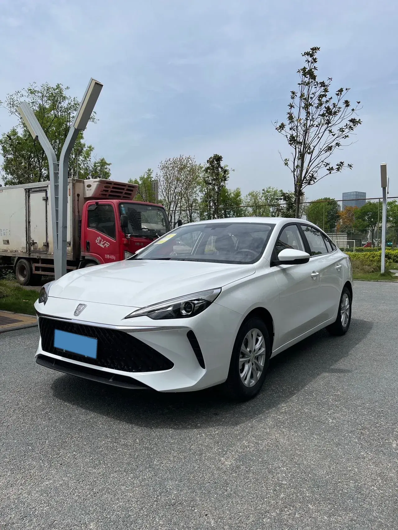 2024 ROEWE I5 view 1