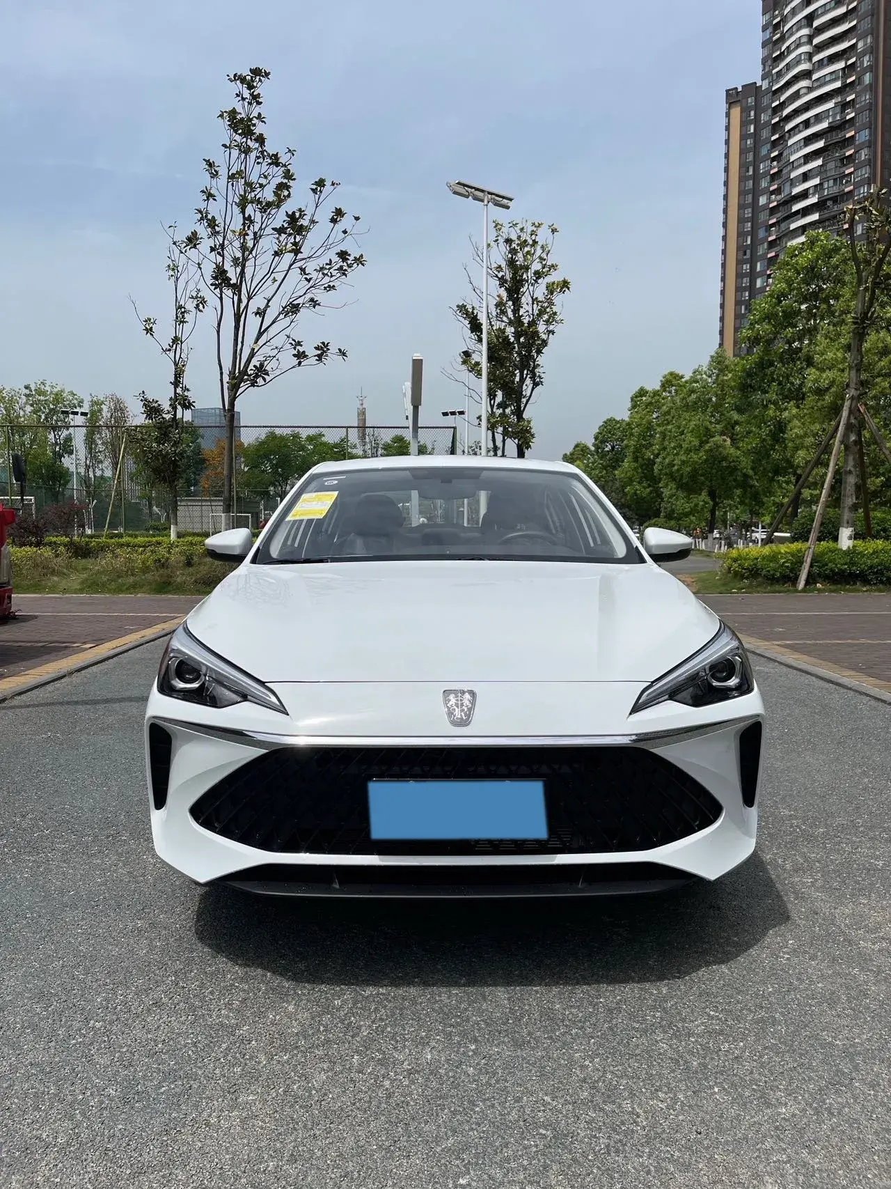 2024 ROEWE I5 thumbnail 2