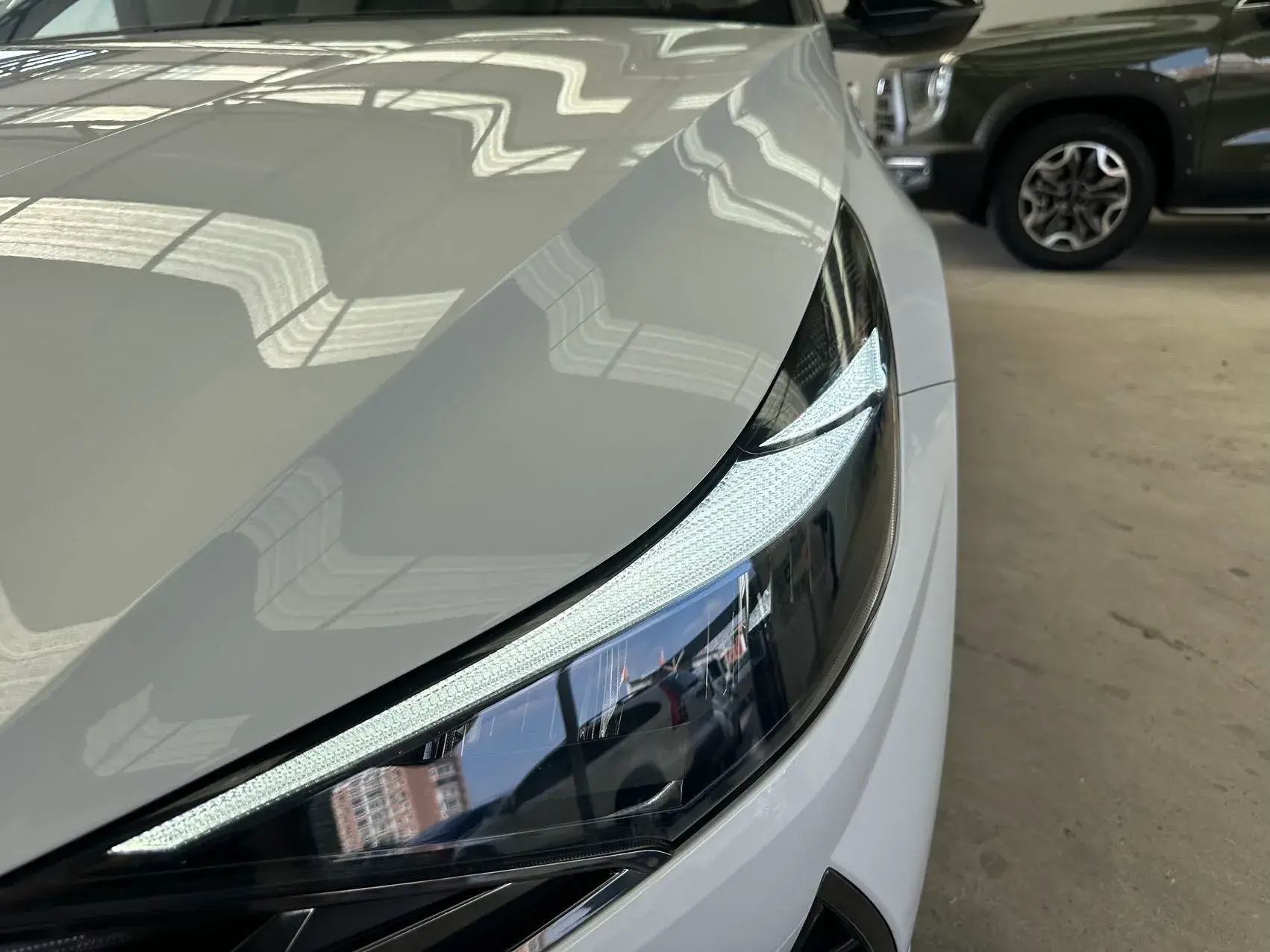 2021 HYUNDAI ELANTRA thumbnail 4